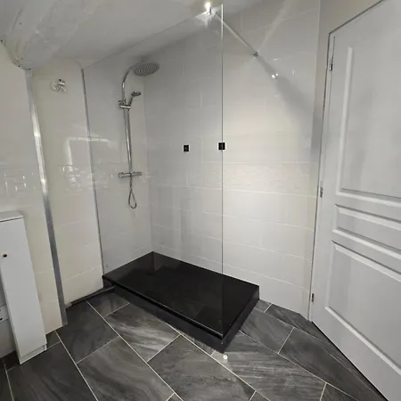 Grand T3 Wifi 2 82m2 Centre Stationnement Devant Le