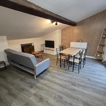 Grand T3 Wifi 2 82m2 Centre Stationnement Devant Le アパート