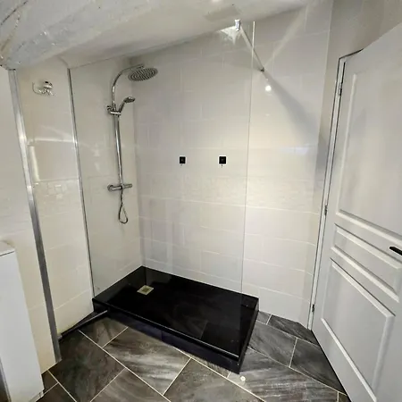 Grand T3 Wifi 2 82m2 Centre Stationnement Devant Le アパート *