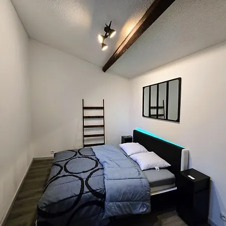 Grand T3 Wifi 2 82m2 Centre Stationnement Devant Le アパート フォワ