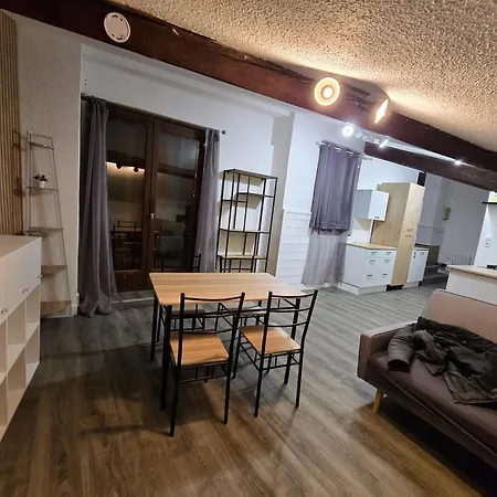 Grand 2 Centre Parking Devant * Foix