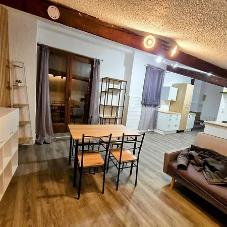 Grand T3 Wifi 2 82m2 Centre Stationnement Devant Le アパート