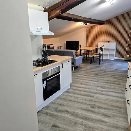 Grand T3 Wifi 2 82m2 Centre Stationnement Devant Le アパート